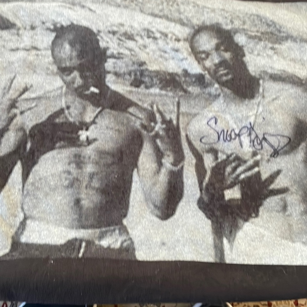 Snoop dog signed medium T-shirt with Tupac.
